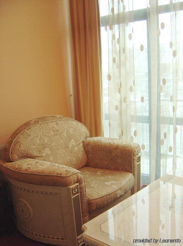 Hotel Pejton Prishtinë Bilik gambar