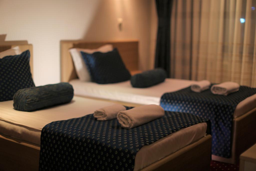 Hotel Pejton Prishtinë Luaran gambar