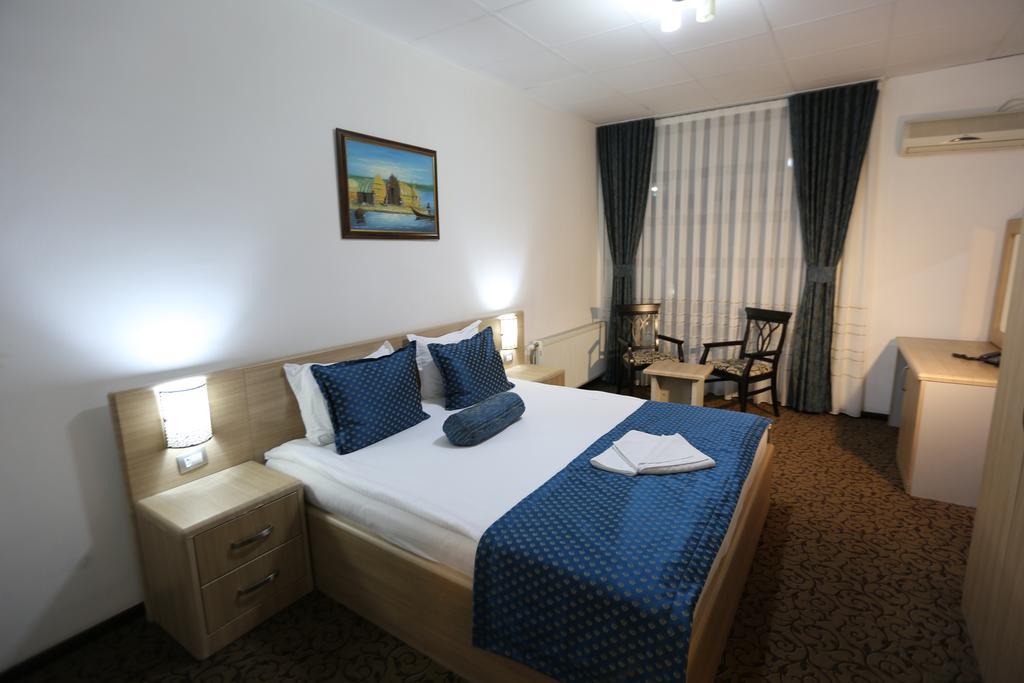Hotel Pejton Prishtinë Luaran gambar