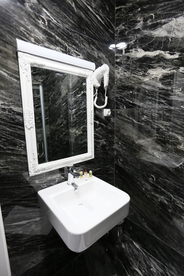 Hotel Pejton Prishtinë Luaran gambar